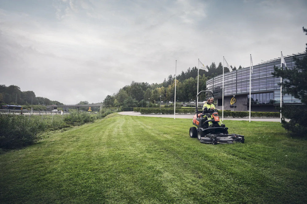 Husqvarna P 520DX Professional rider fűnyíró - vágóasztal nélkül
