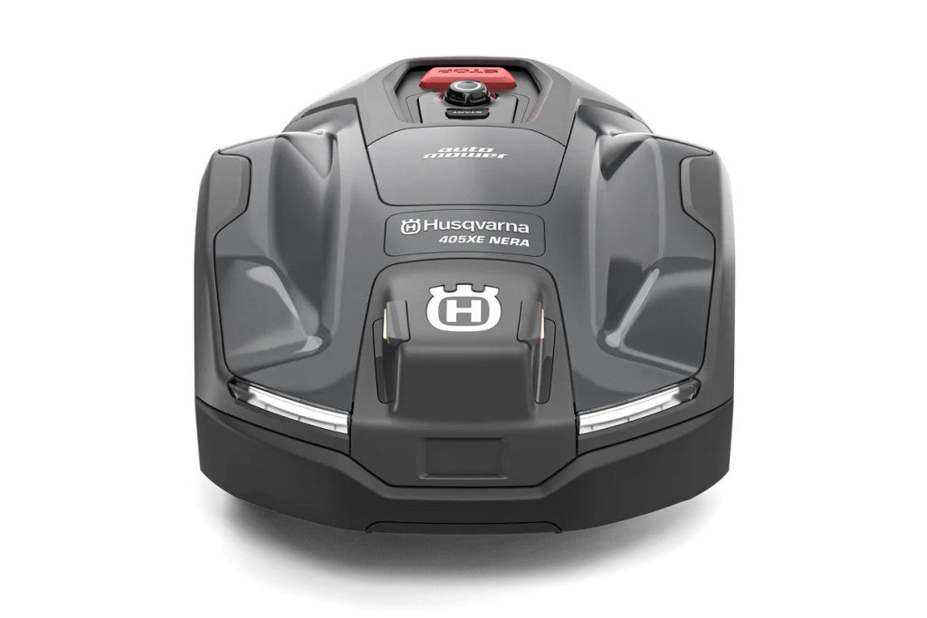 Husqvarna Automower 405XE NERA robotfűnyíró kertben