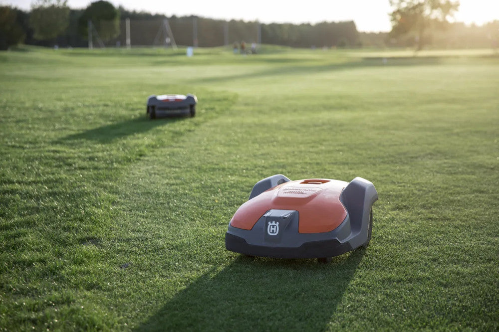 Husqvarna Automower® 550 robotfűnyíró - 5 késes, Enhance HSS