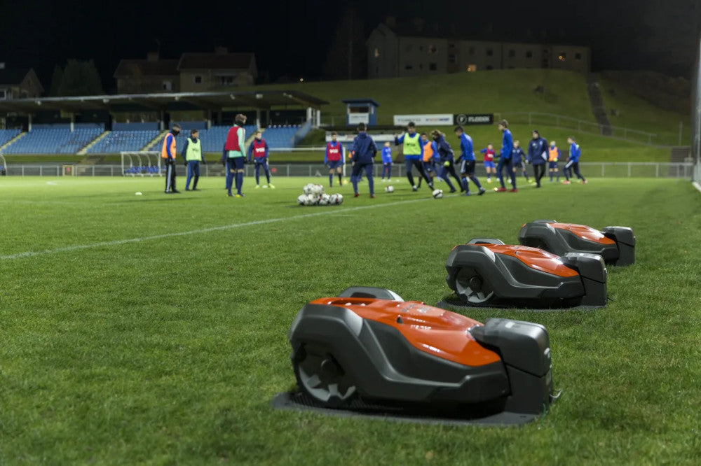 Husqvarna Automower® 550 robotfűnyíró - 5 késes, Enhance HSS