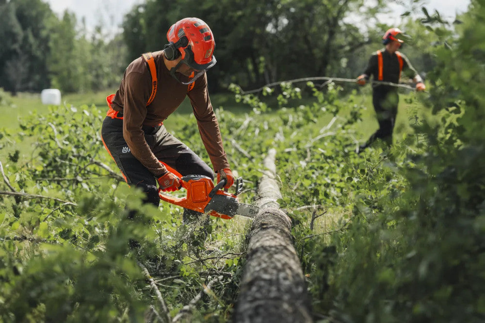 Husqvarna 435i akkumulátoros láncfűrész háttér nélkül