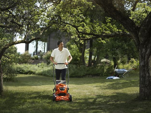 Husqvarna LC 251iS akkus fűnyíró