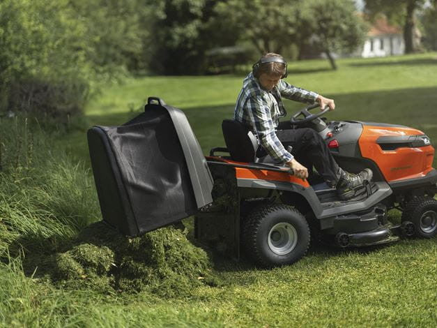 Husqvarna TC 220T fűnyíró traktor