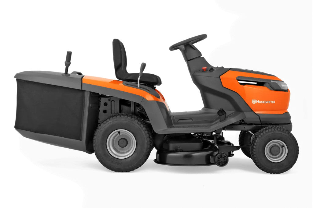 Husqvarna TC 100i akkumulátoros fűnyíró traktor hátulról
