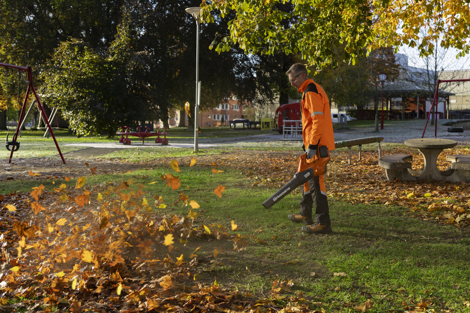 Husqvarna 530iB akkus lombfúvó