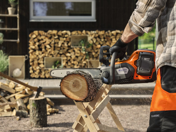 Husqvarna 242i akkus láncfűrész