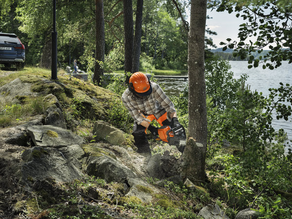 Husqvarna 242i akkus láncfűrész