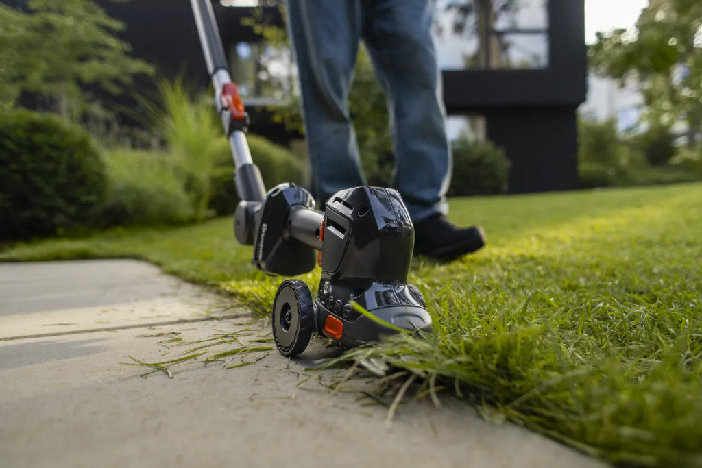 Husqvarna Aspire Pole-P4A teleszkópos rúd semleges háttér előtt