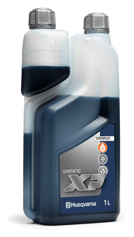 Husqvarna XP® szintetikus kétütemű olaj, 1 liter adagolóval