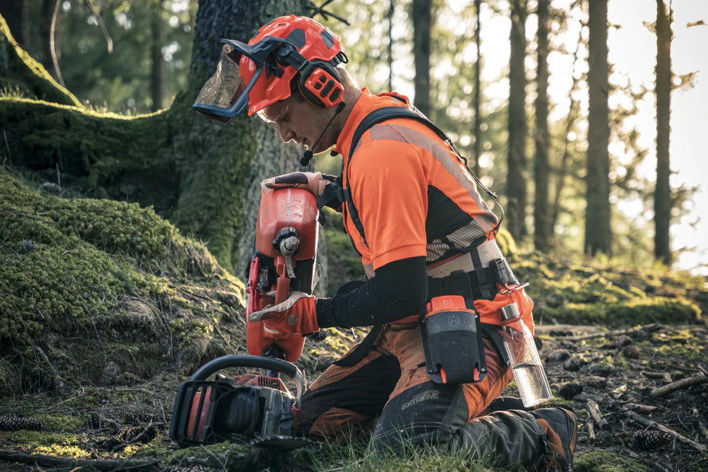 Husqvarna XP Power 2 szintetikus üzemanyag töltésnél