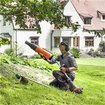 Husqvarna 525LK Mark II kombi gép körfogantyúja és kezelőszervei közelről