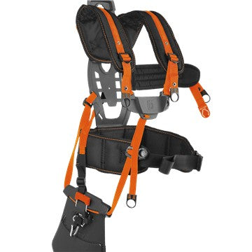 Husqvarna 545RXT AutoTune™ fűkasza szarvfogantyúja és kezelőszervei közelről