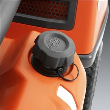 Husqvarna R 318 X rider fűnyíró traktor - vágóasztal nélkül