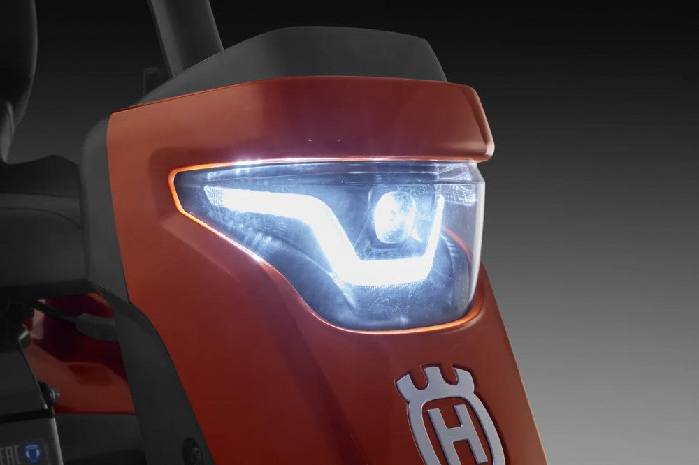 Husqvarna R316TsX AWD rider fűnyíró traktor - vágóasztal nélkül