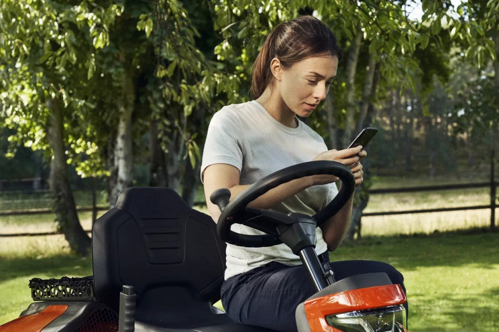 Husqvarna R316TsX AWD rider fűnyíró traktor - vágóasztal nélkül