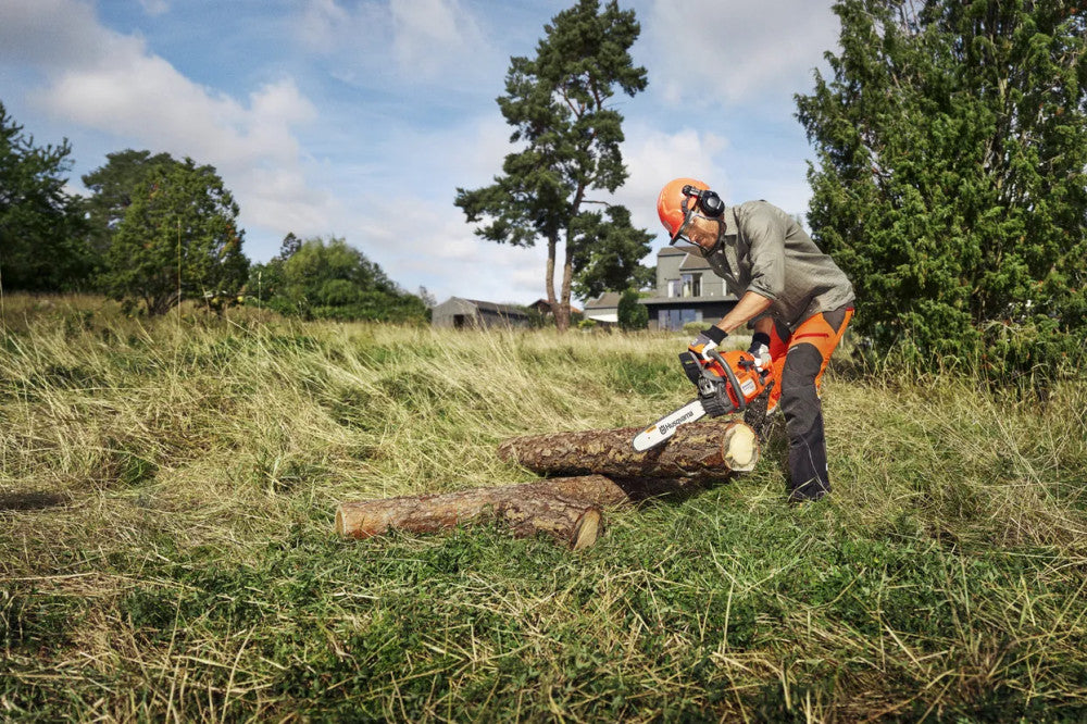 Husqvarna 440 II benzines láncfűrész háttér nélkül
