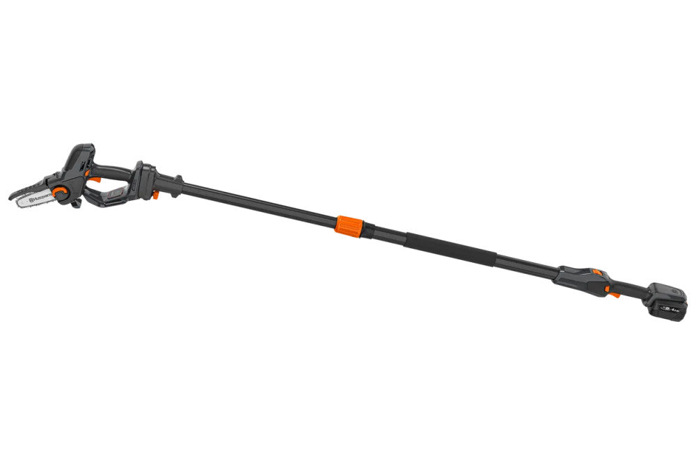 Husqvarna Aspire™ P5-P4A Pole Kit metszőfűrész használat közben