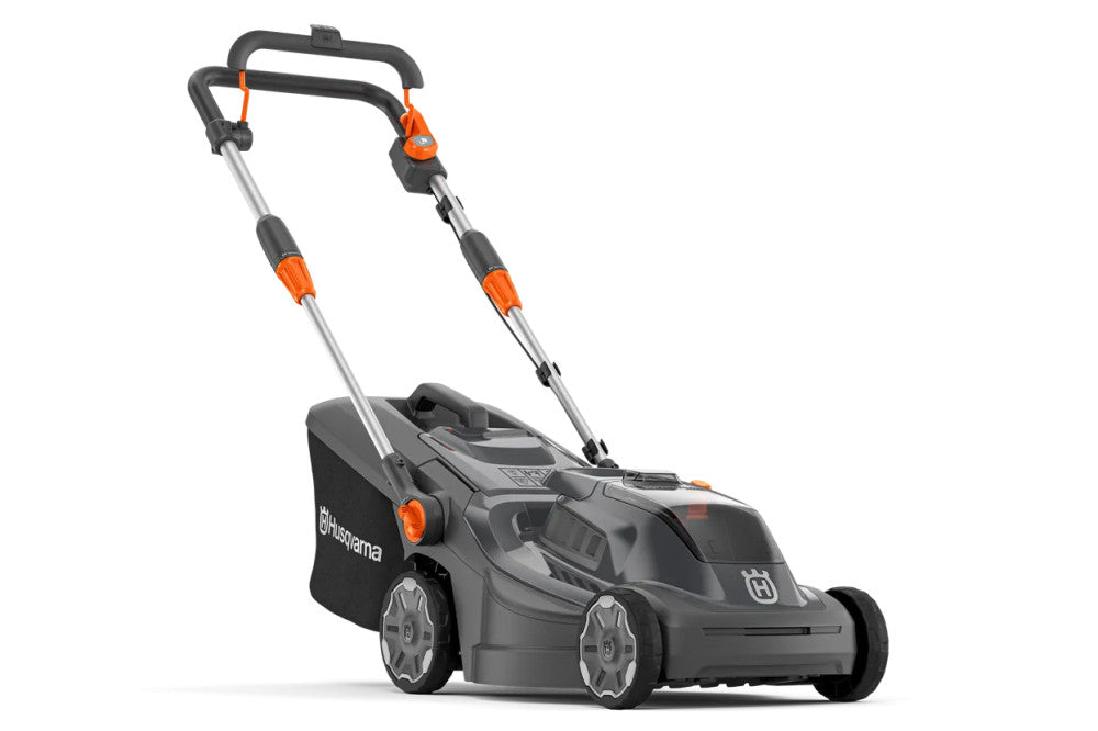 Husqvarna Aspire LC34-P4A fűnyíró gyűjtőjének ürítése