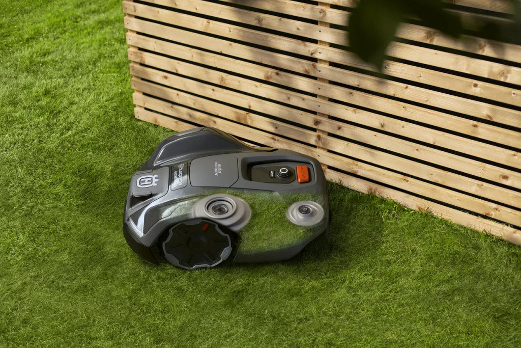  Husqvarna Automower 405XE NERA robotfűnyíró háttér nélkül