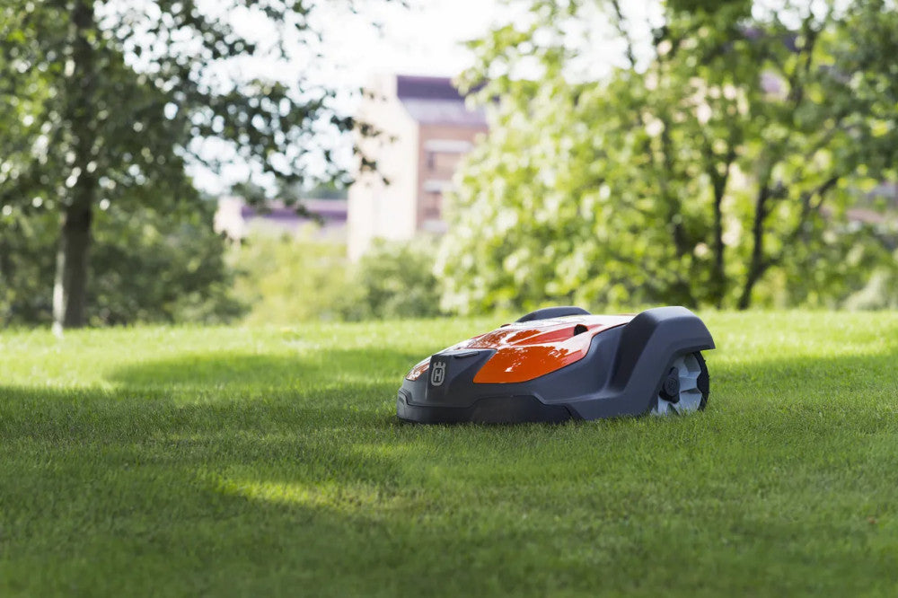 Husqvarna Automower® 550 robotfűnyíró - 5 késes, Enhance HSS
