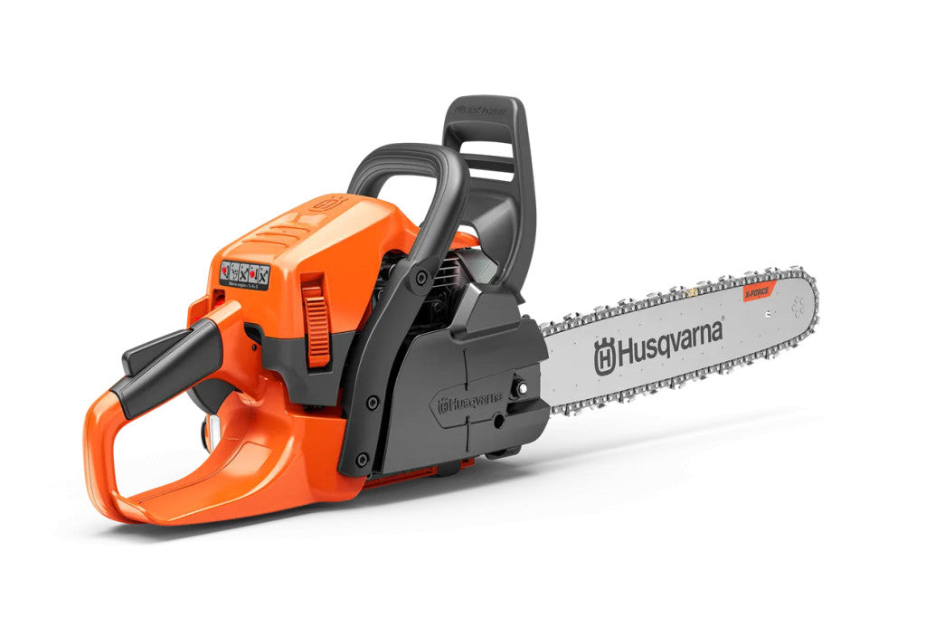 Husqvarna 450S benzines láncfűrész oldalnézetben, másik nézetből