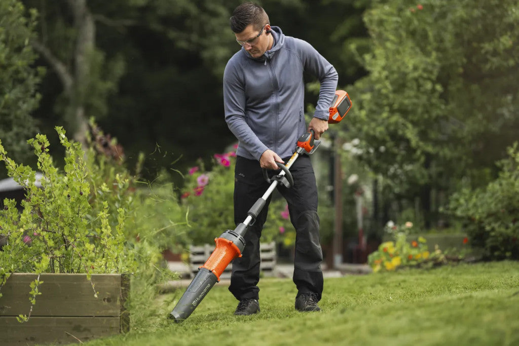 Husqvarna DB110 FLXi lombfújó adapter szétszerelés közben