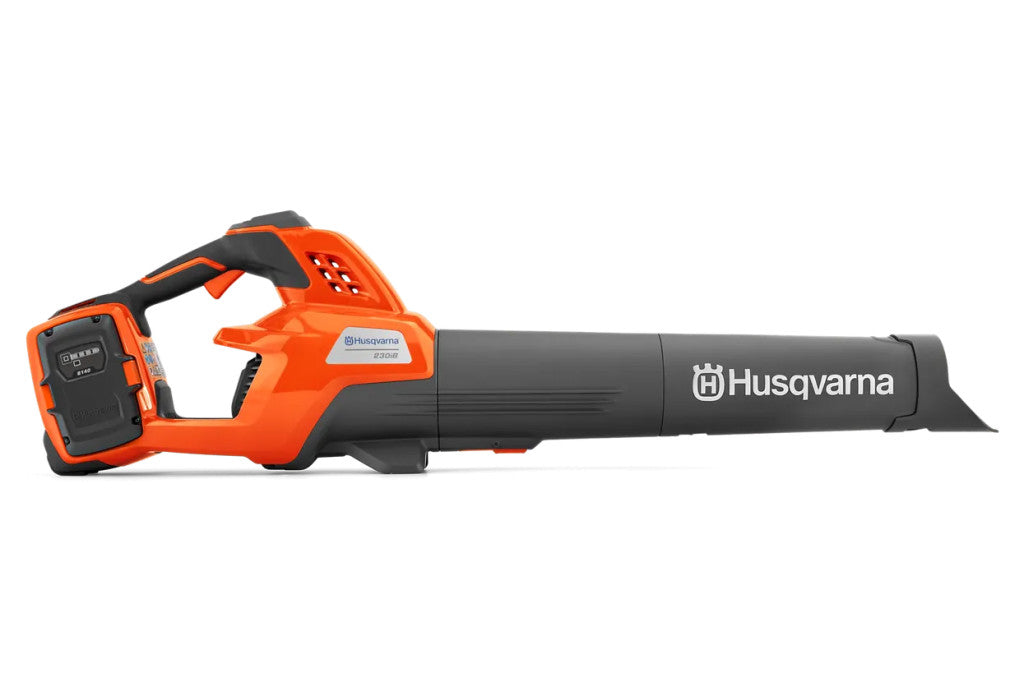 Husqvarna 230iB lombfúvó fúvócsővel