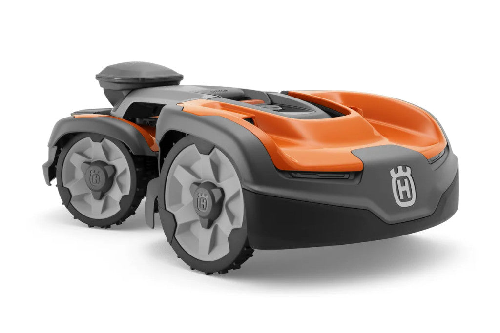 Husqvarna Automower 535 AWD EPOS EPOS robotfűnyíró elölnézetből
