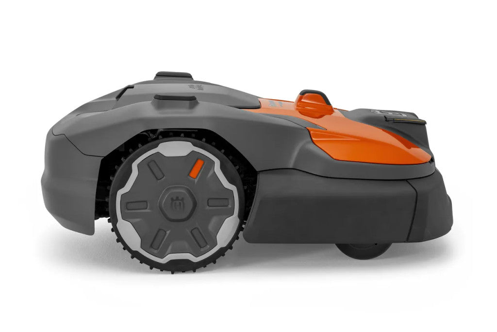 Husqvarna Automower 580 EPOS robotfűnyíró nagy gyepfelületen