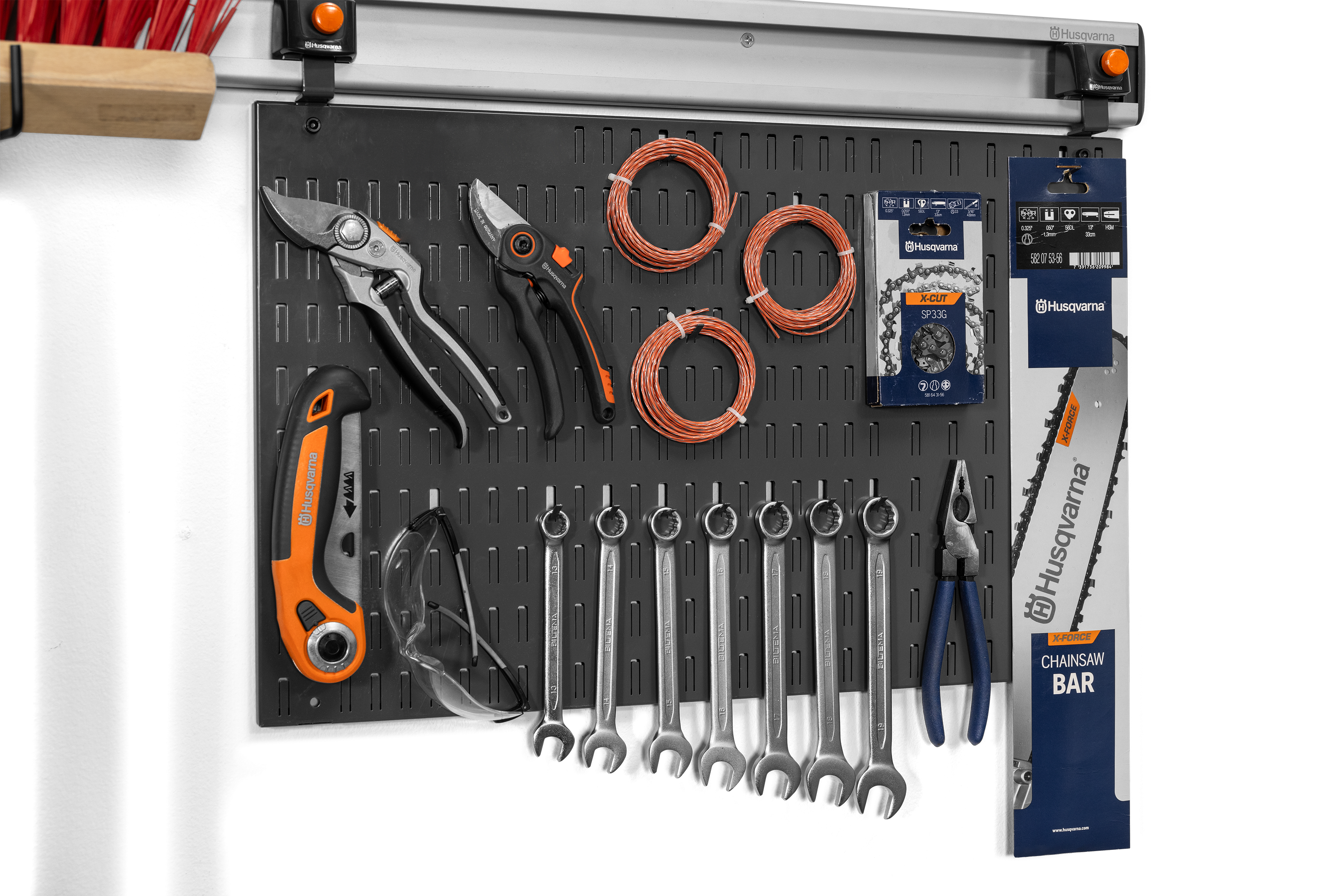 Husqvarna perforált szerszámtartó falipanel