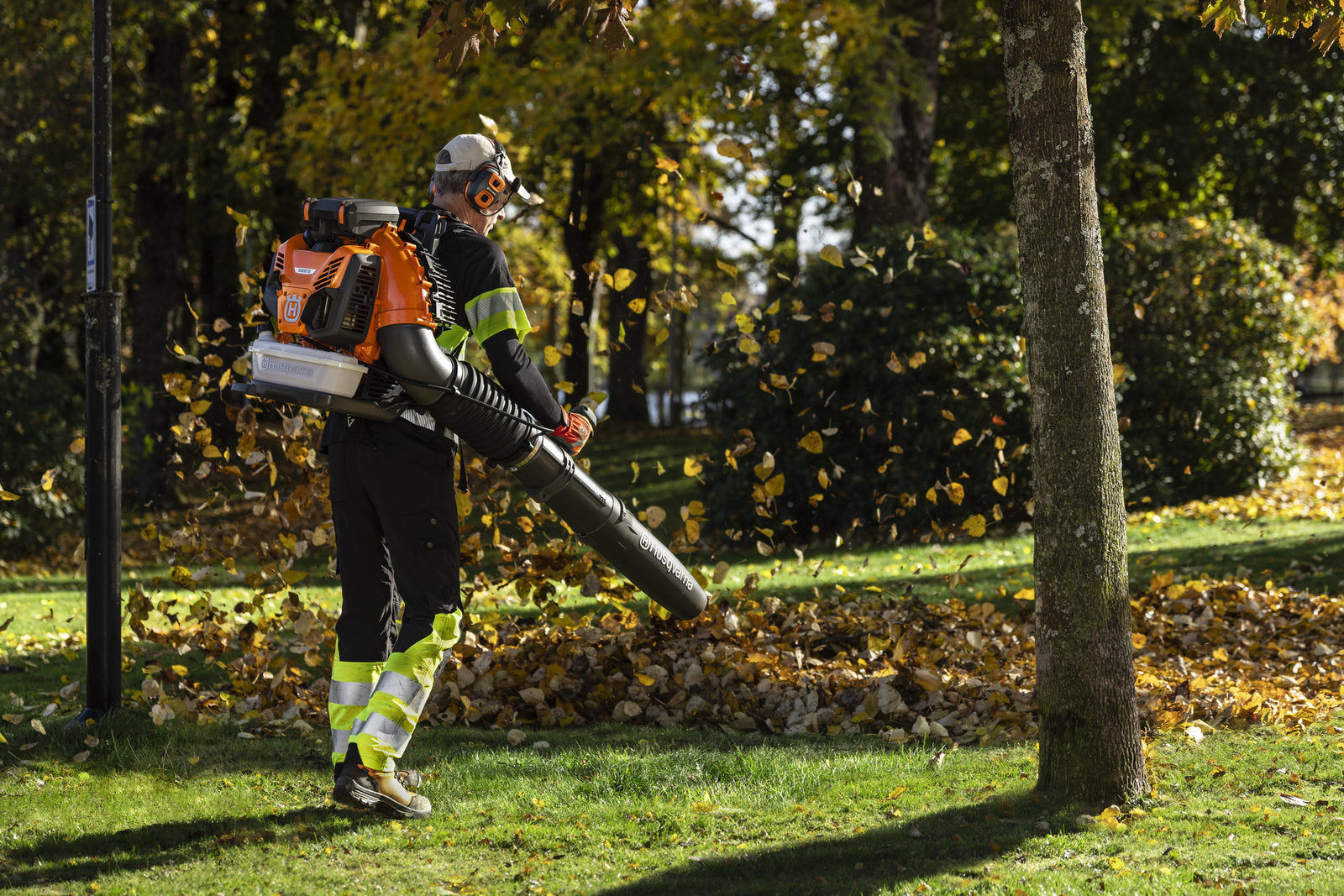 Husqvarna 590BTS benzines háti lombfúvó - 79cc BP