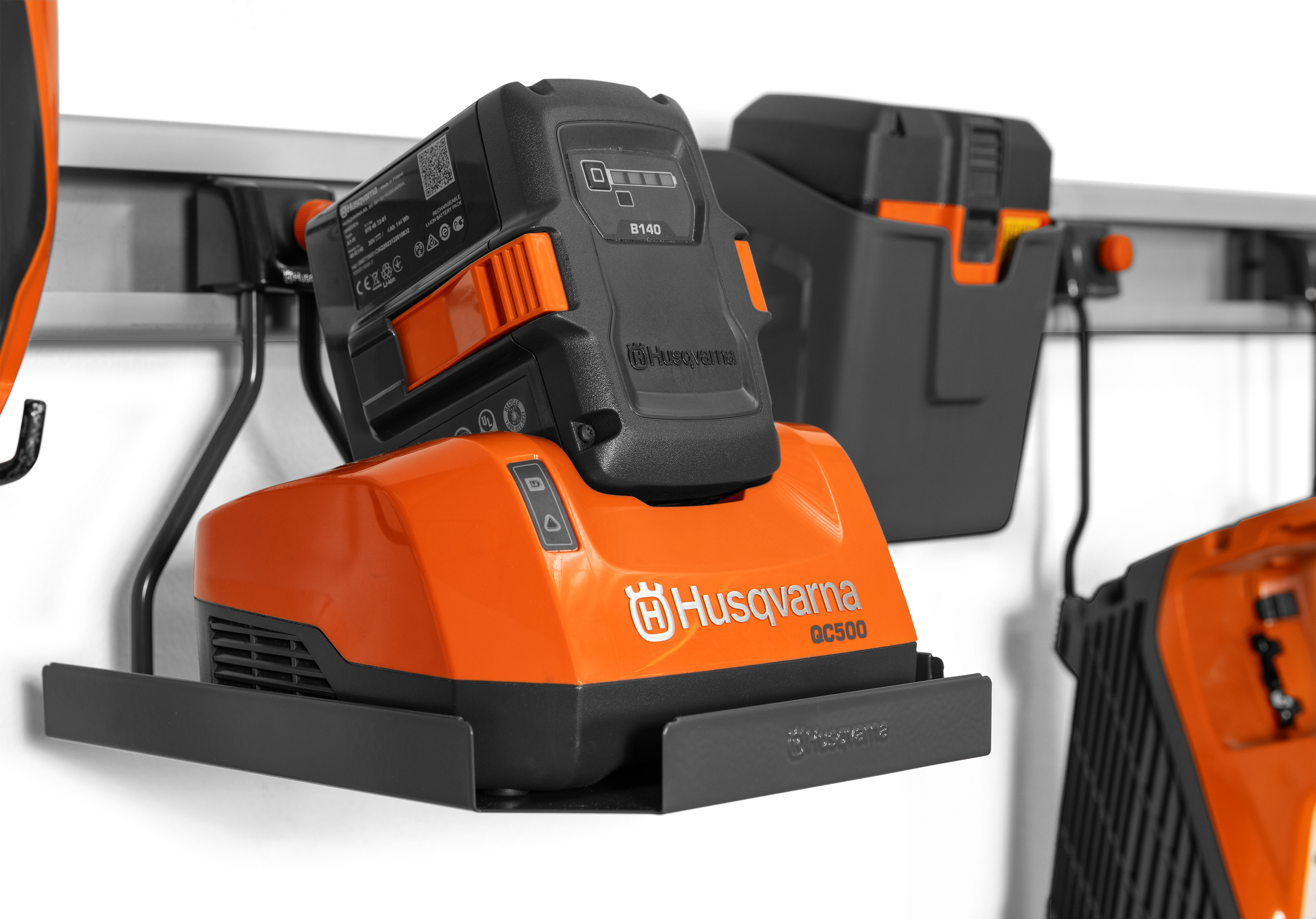 Husqvarna akkumulátor- és töltőtartó polc