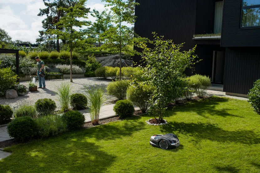 Husqvarna Automower® 410XE NERA robotfűnyíró kezelőfelülete közelről