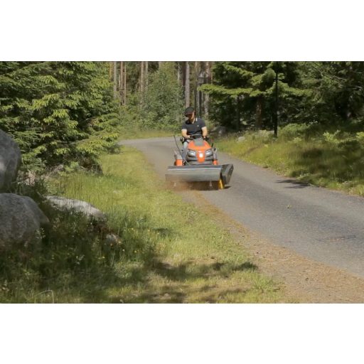 Husqvarna Fűnyírótraktor – Előre szerelhető forgókefe