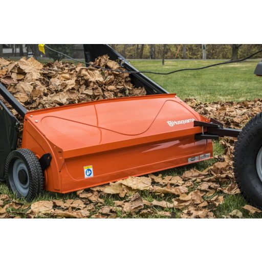 Husqvarna fűnyírótraktor, Sweeper 42"