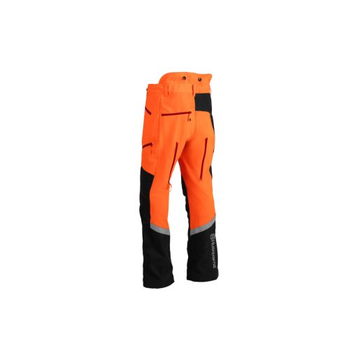 Husqvarna Technical bozótvágó és fűkasza nadrág háttér nélkül hátulról