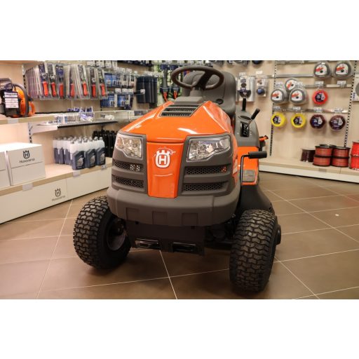 Husqvarna TC 138, fűnyíró traktor BEMUTATÓ DARAB
