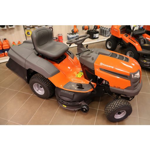 Husqvarna TC 138, fűnyíró traktor BEMUTATÓ DARAB