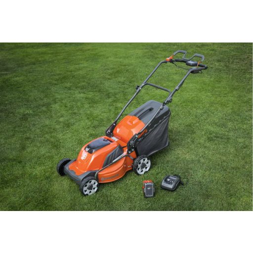 Husqvarna LC141iV, akkumulátoros fűnyíró