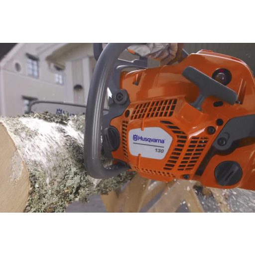 Husqvarna 130 Benzines Láncfűrész működés közben