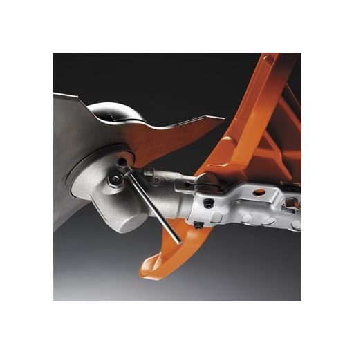 Husqvarna 545FR, benzines tisztítófűrész