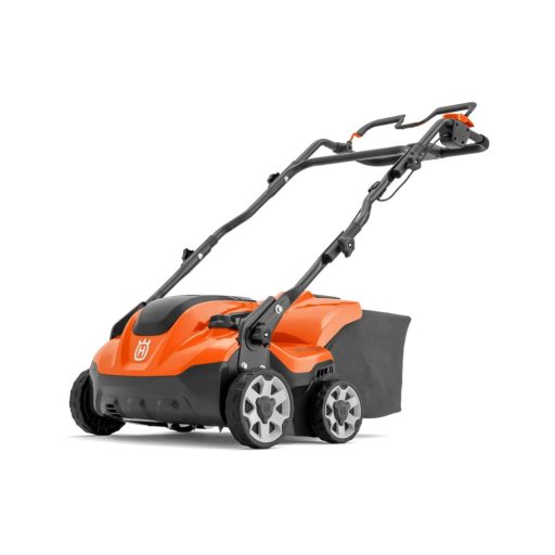 Husqvarna S 138i KIT, akkumulátoros gyepszellőztető, akkumulátorral és töltővel