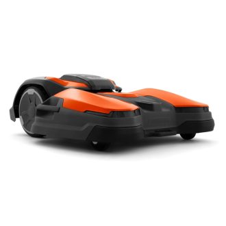 Husqvarna CEORA 544 EPOS robotfűnyíró Razor 43L vágóasztallal háttér nélkül