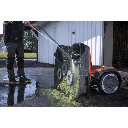 Husqvarna CEORA RZ 43L vágóasztal takarítása