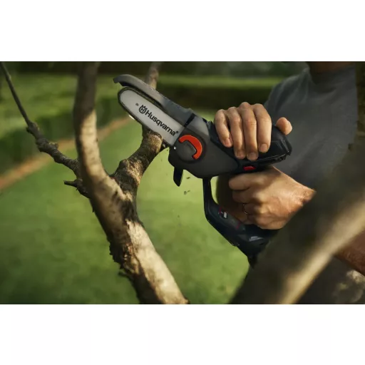HUSQVARNA Aspire® P5-P4A, metszőfűrész