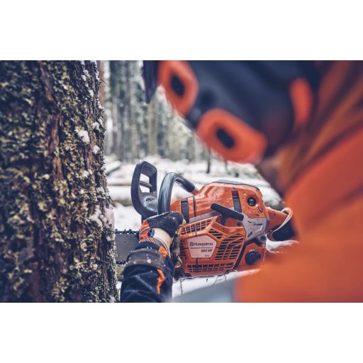 Husqvarna 562 XP G Mark II munka közben