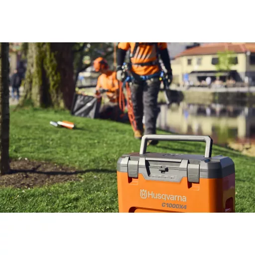 Husqvarna C1000X4 akkumulátor töltő területen