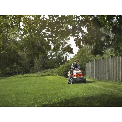Husqvarna TC 220T fűnyíró traktor 