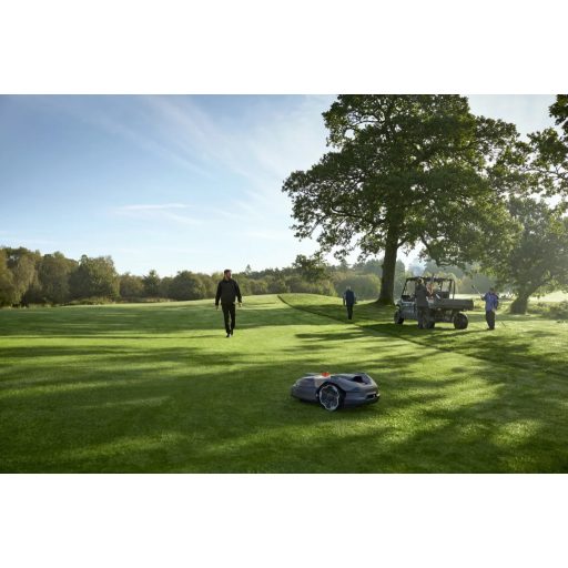  Husqvarna Automower 580L EPOS robotfűnyíró golfpályán