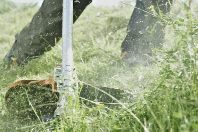 Husqvarna fűkaszák – erő, precizitás és megbízhatóság a kertgondozásban